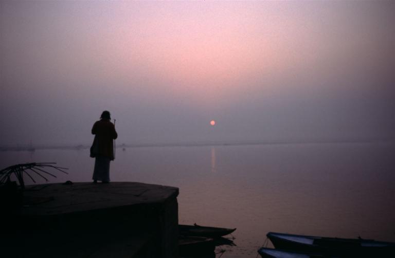 Baba am Ufer des Ganges in Varanasi